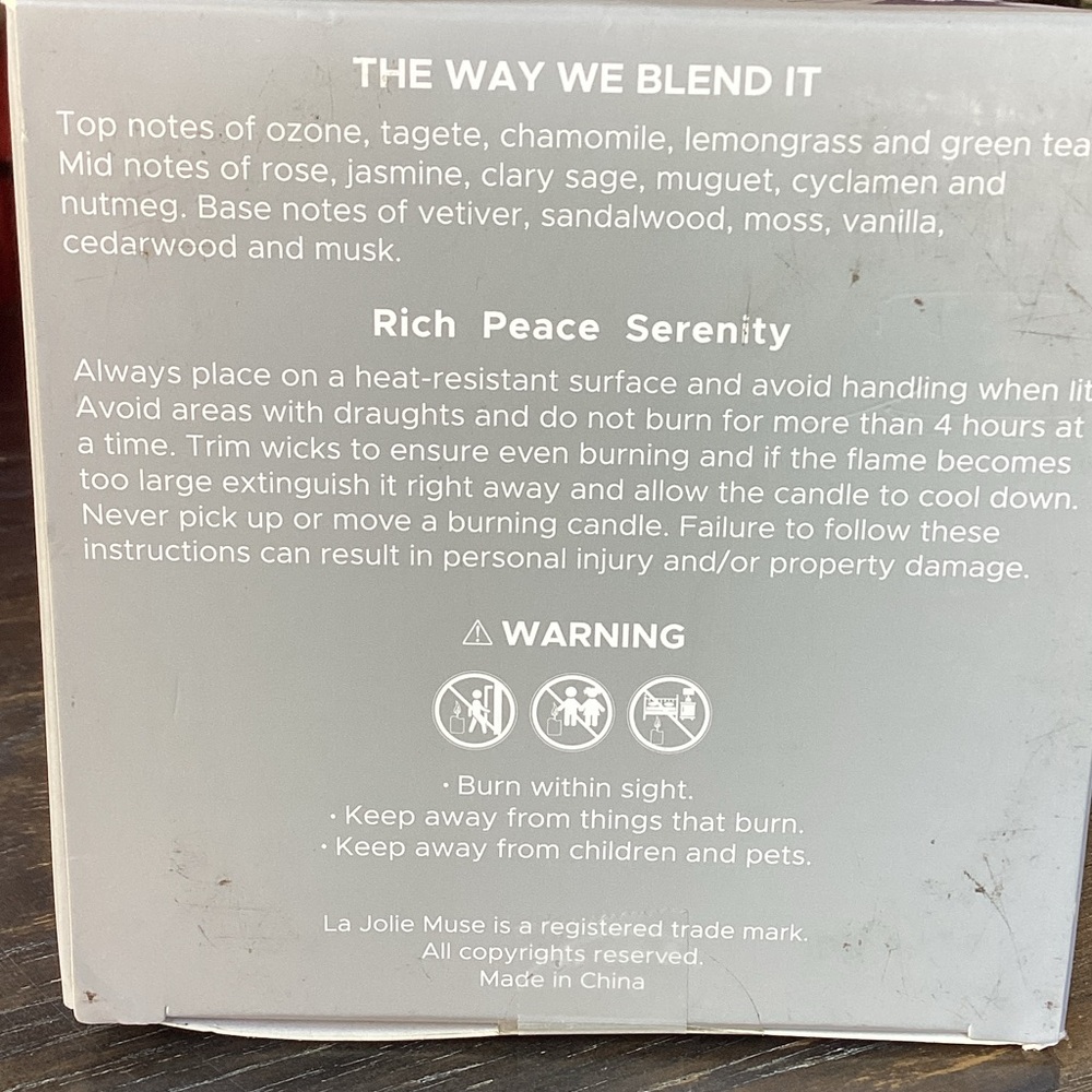 La Jolie Muse Shore Breeze & Sage Scented Candle - Picture 5 of 5